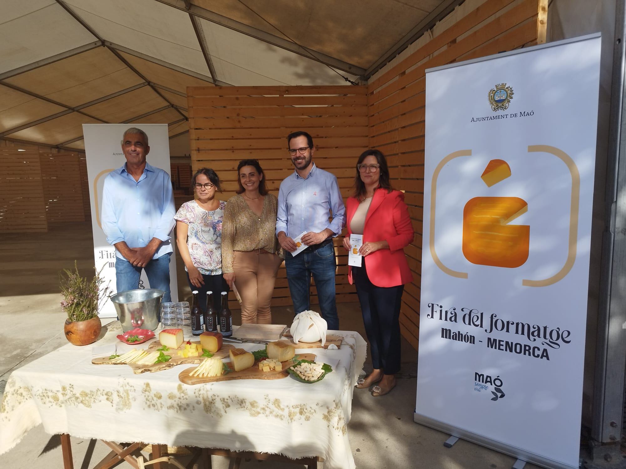 Les autoritats volen que la Fira doni una bona empenta comercial als negocis de Maó durant el cap de setmana.