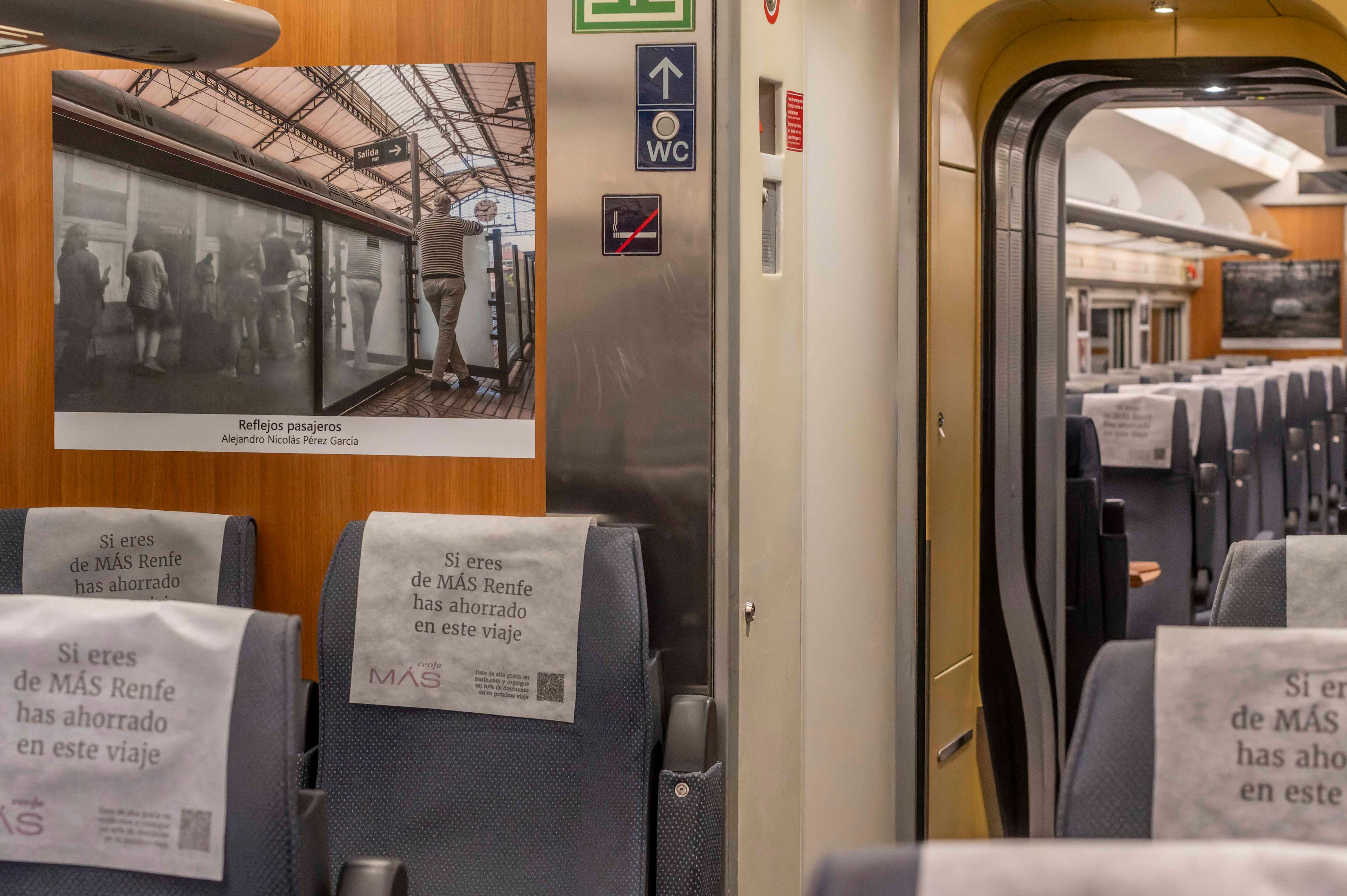 Renfe y la Fundación de los Ferrocarriles Españoles presentan a bordo de un AVE la exposición ‘Caminos de Hierro’