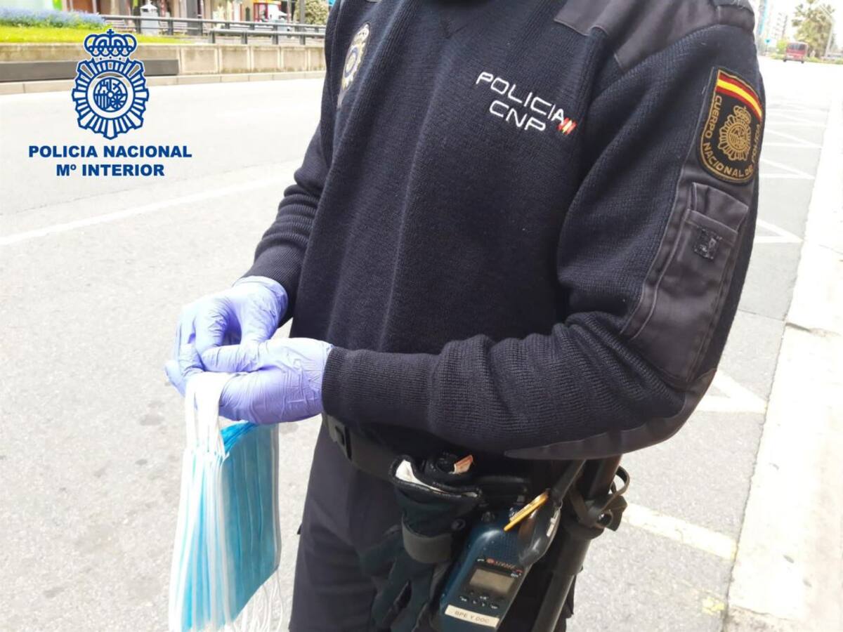 La Policía Nacional sanciona a 46 personas en La Rioja por no llevar mascarilla