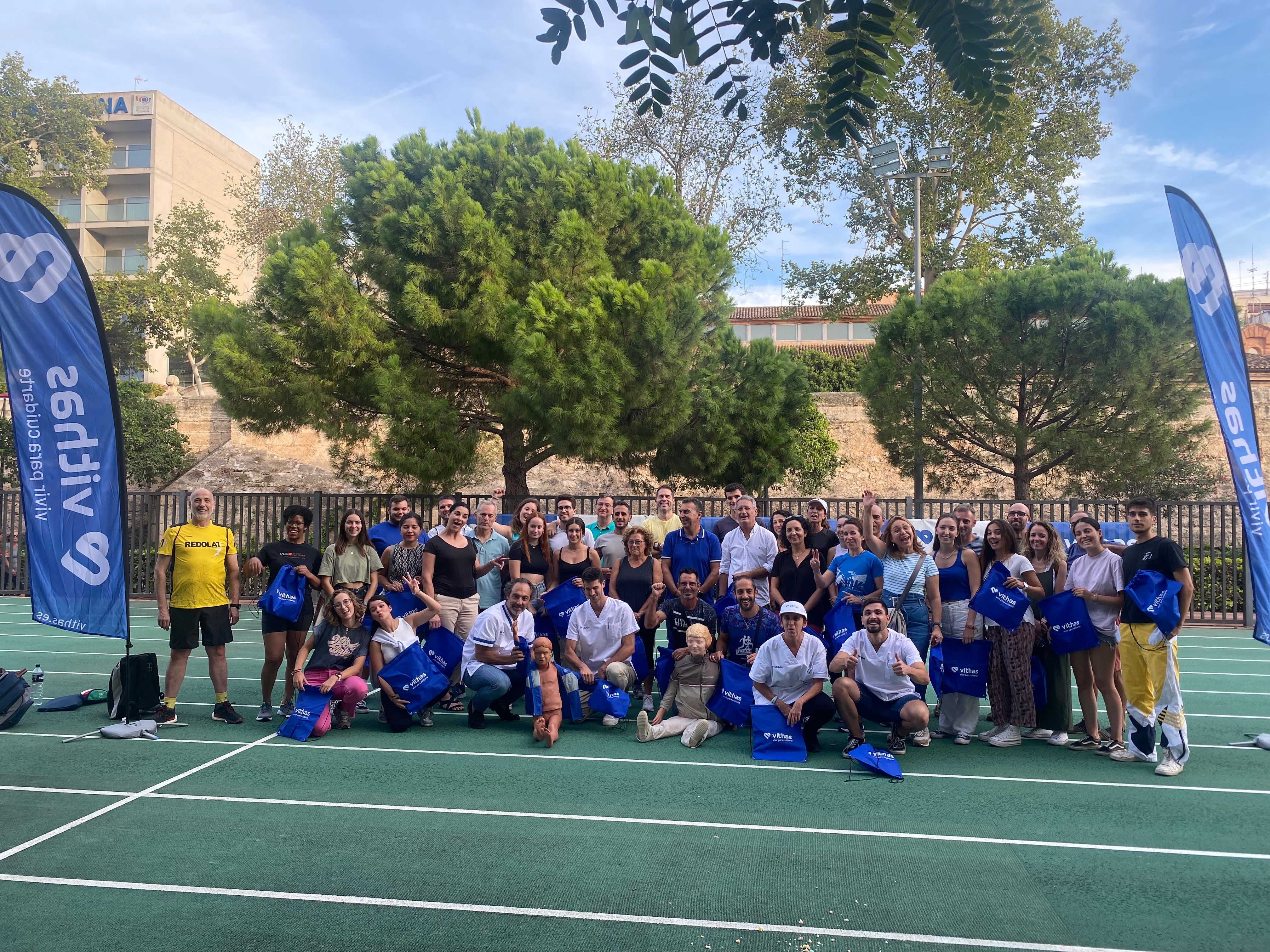 Vithas forma a los voluntarios del Medio Maratón Valencia Trinidad Alfonso Zurich y el Maratón Valencia Trinidad Alfonso Medio en técnicas de reanimación