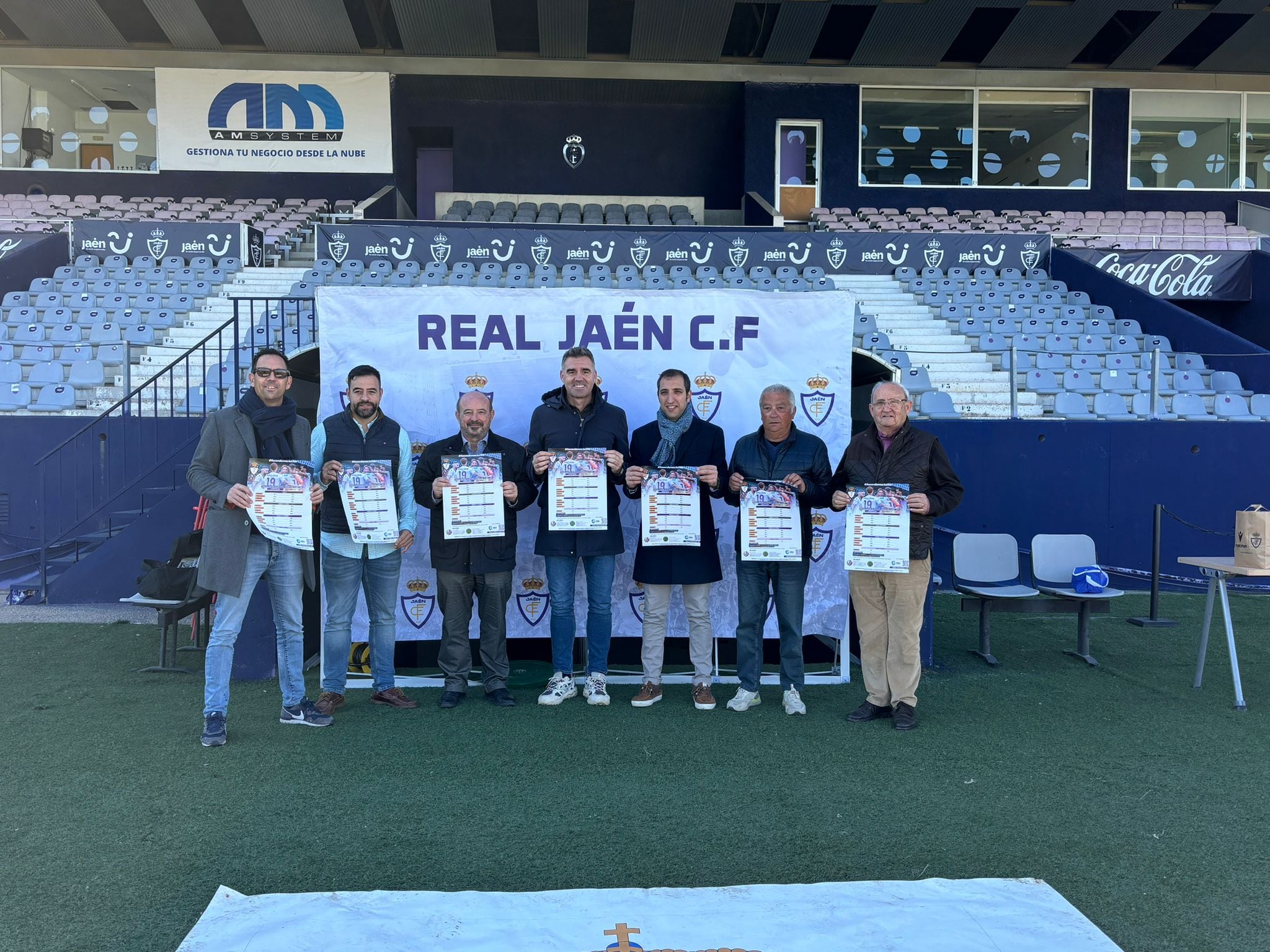 Miembros del consejo de administración del Real Jaén con Fran Anera y Sebastián Moya, director general y presidente, al frente.