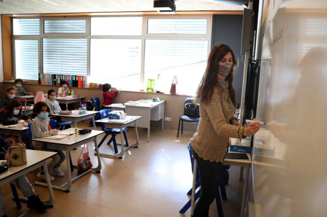 Detectan 32 positivos por coronavirus en los colegios de Balears