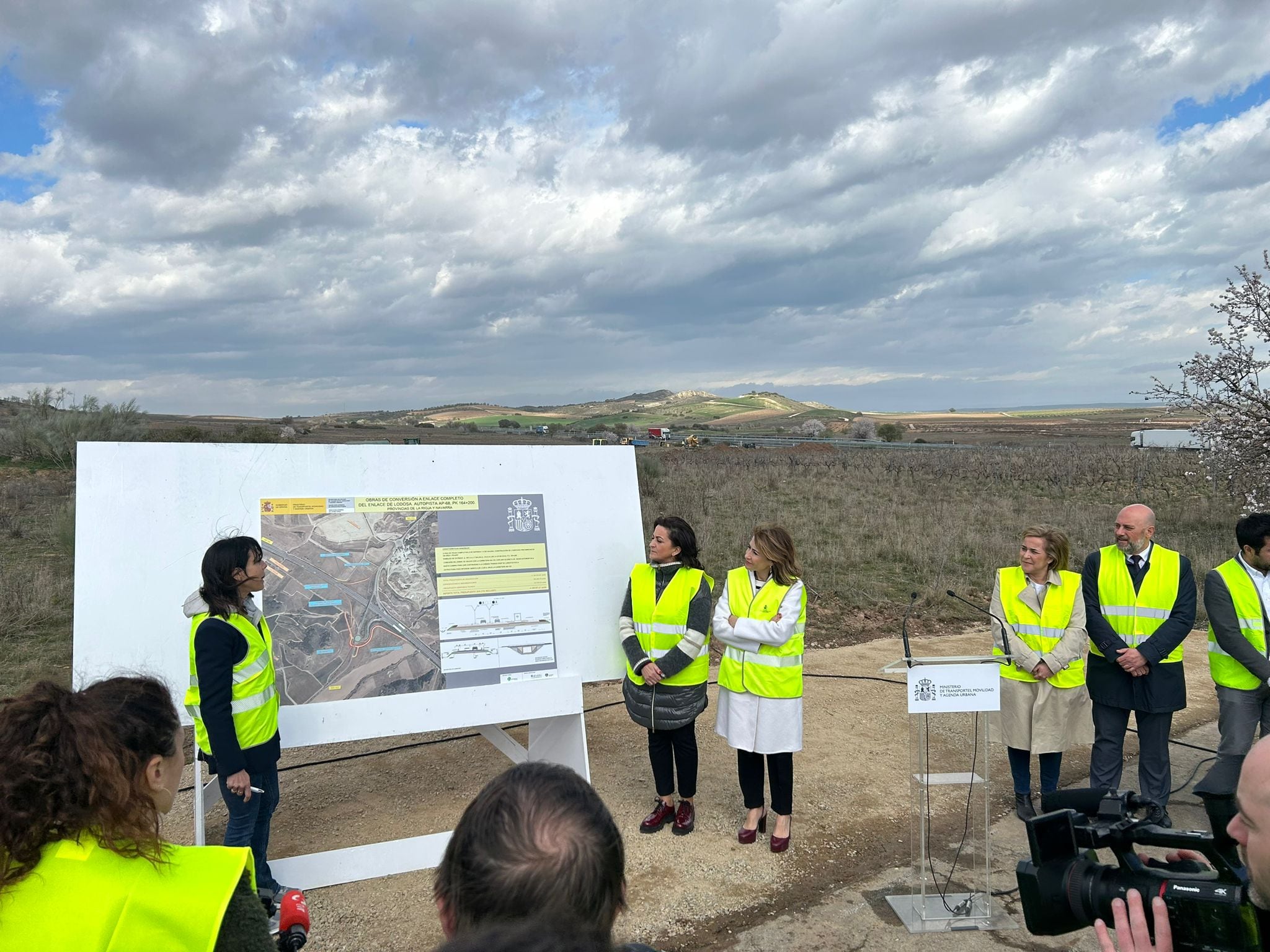 La ministra de Transportes, Movilidad y Agenda Urbana, Raquel Sánchez, en su visita a La Rioja