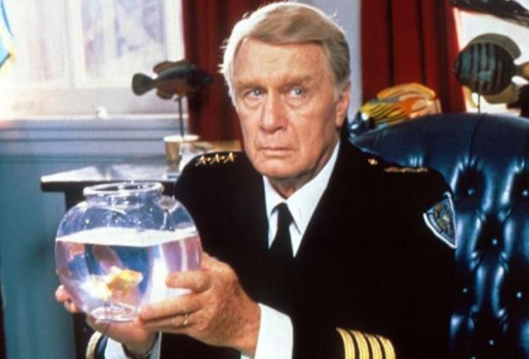 George Gaynes en &#039;Loca Academia de Policía&#039;, como Eric Lassard