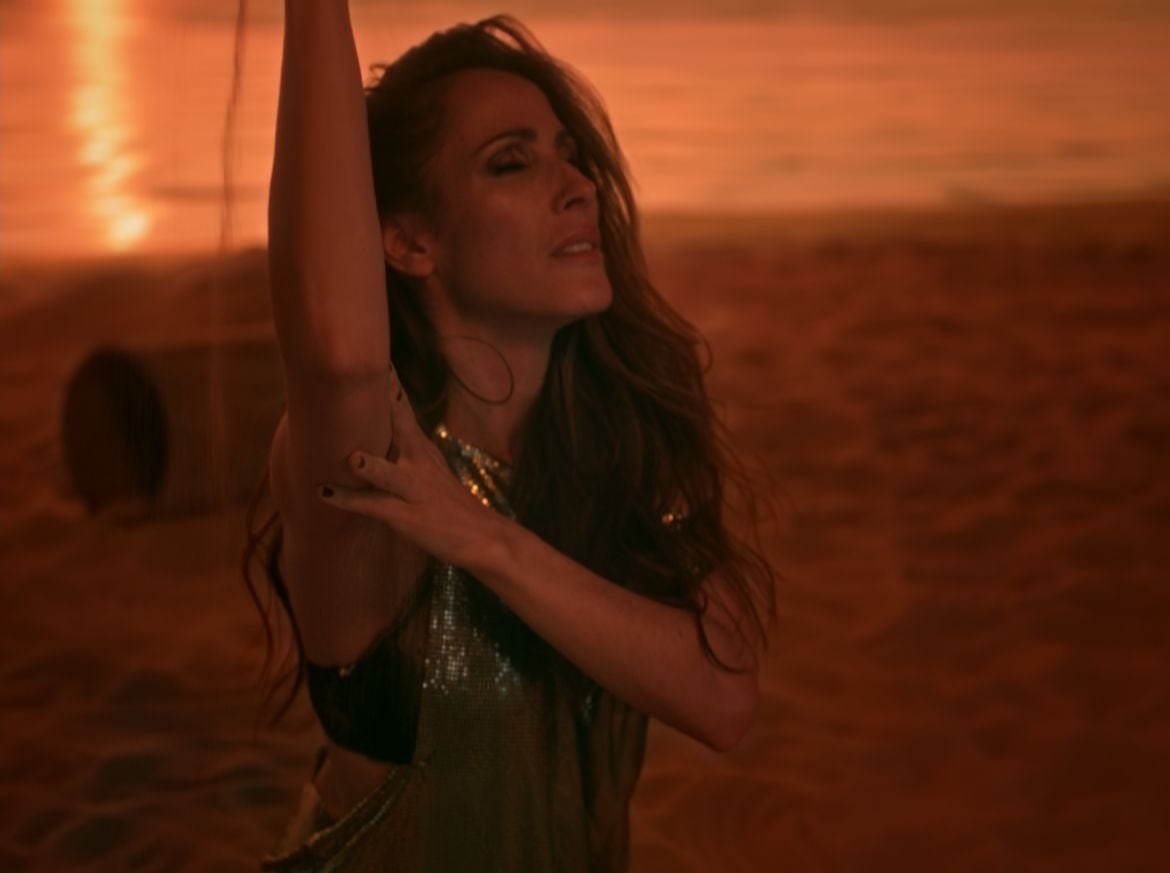 Fotograma de Malú en su nuevo videoclip.