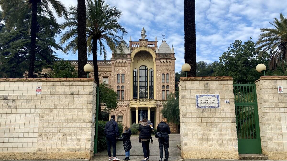 Reportaje | Entre el miedo y el recuerdo: Así pasan sus primeros días en València los refugiados ucranianos