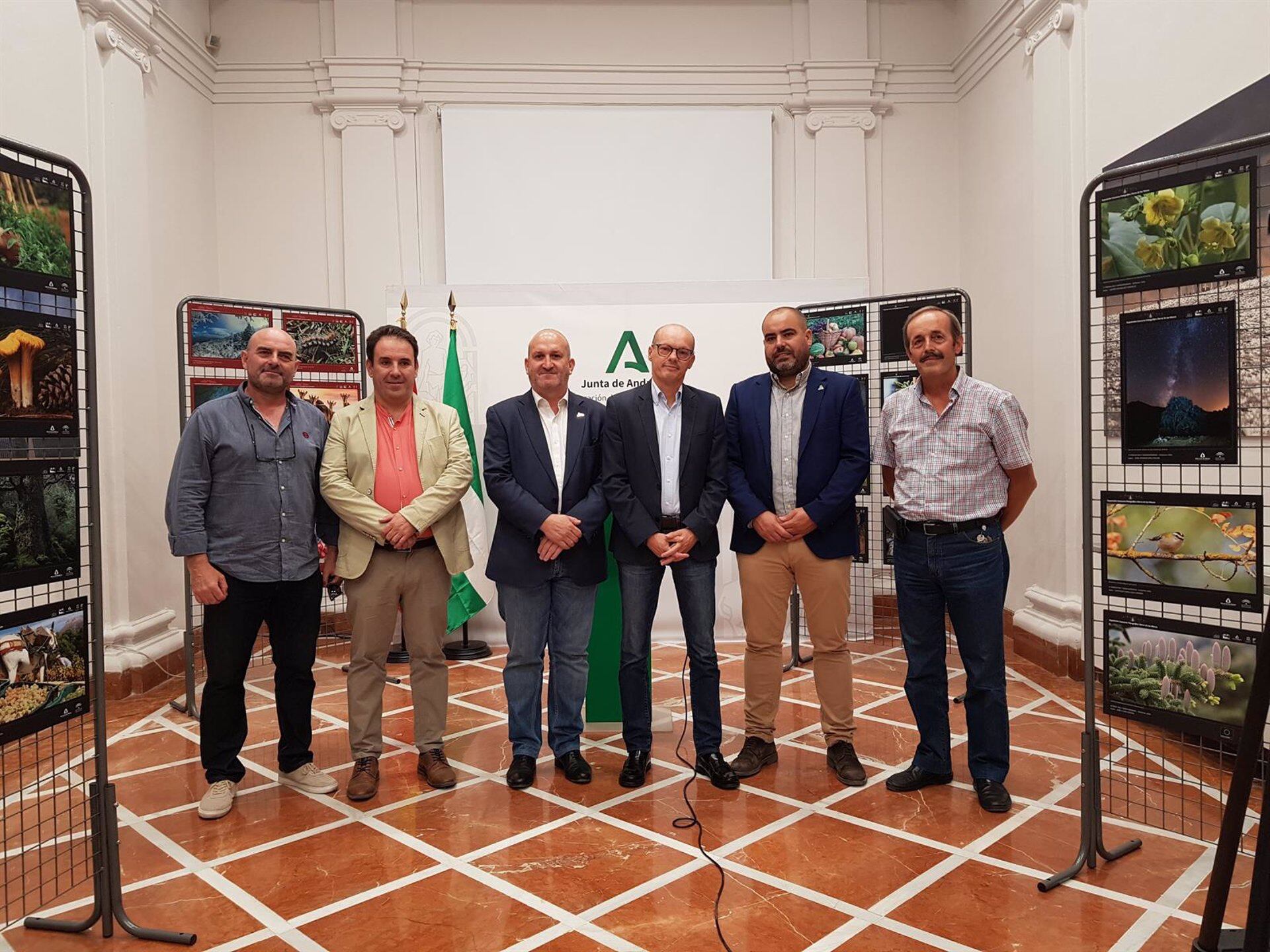 Junta y ayuntamientos inician un proyecto para el desarrollo progresivo del Parque Nacional Sierra de las Nieves.
La Junta de Andalucía ha iniciado junto a la Mancomunidad de Municipios Sierra de las Nieves el proyecto 'Parque Nacional de la Sierra de las Nieves: oportunidades para el desarrollo del territorio'.
POLITICA ANDALUCÍA ESPAÑA EUROPA MÁLAGA
JUNTA
