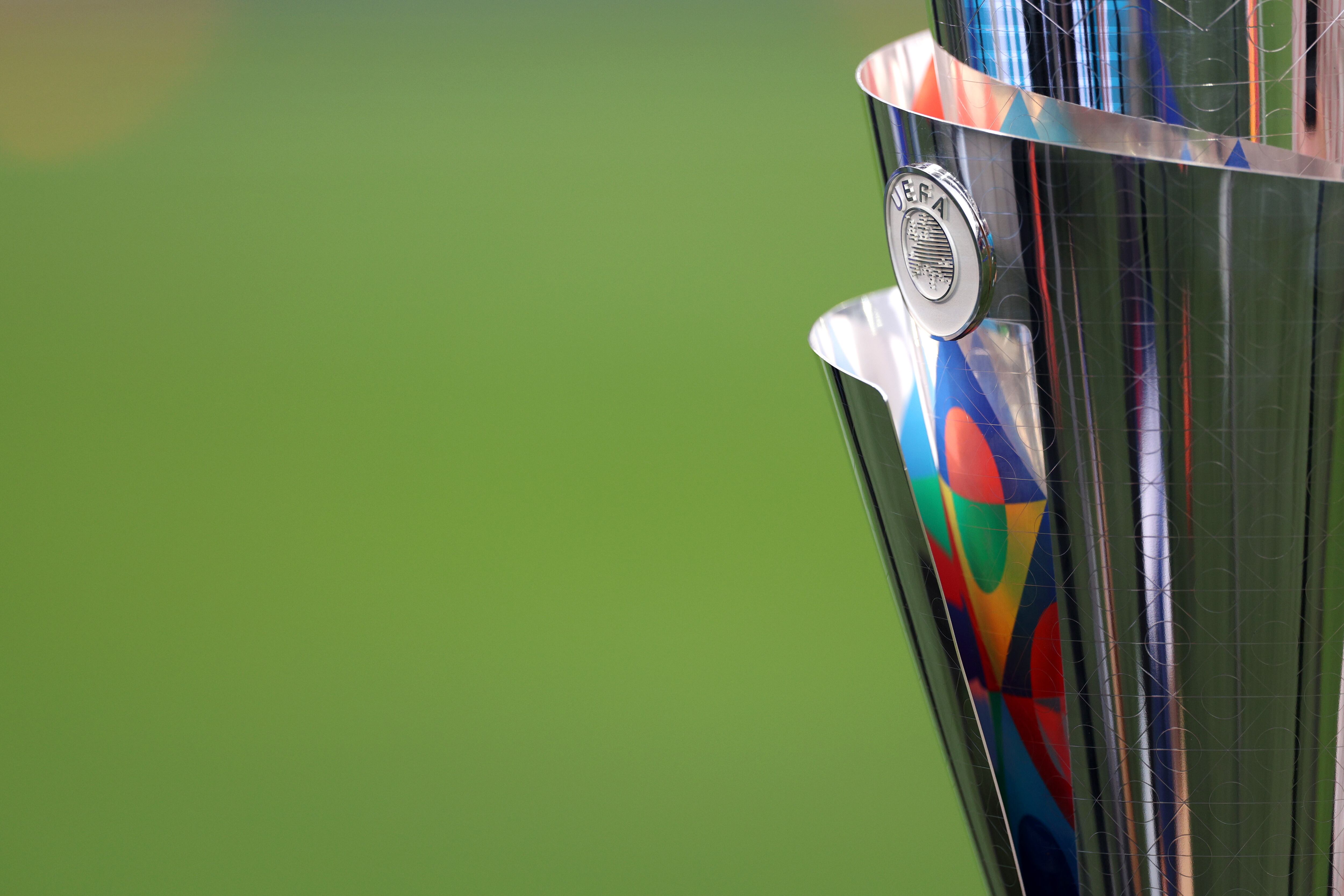 Primer plano del trofeo de la Nations League