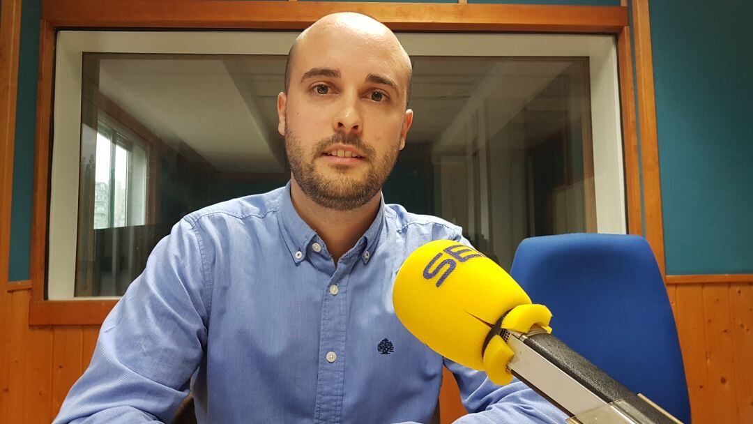 Israel Ruiz durante la entrevista en La Ventana de Cantabria 