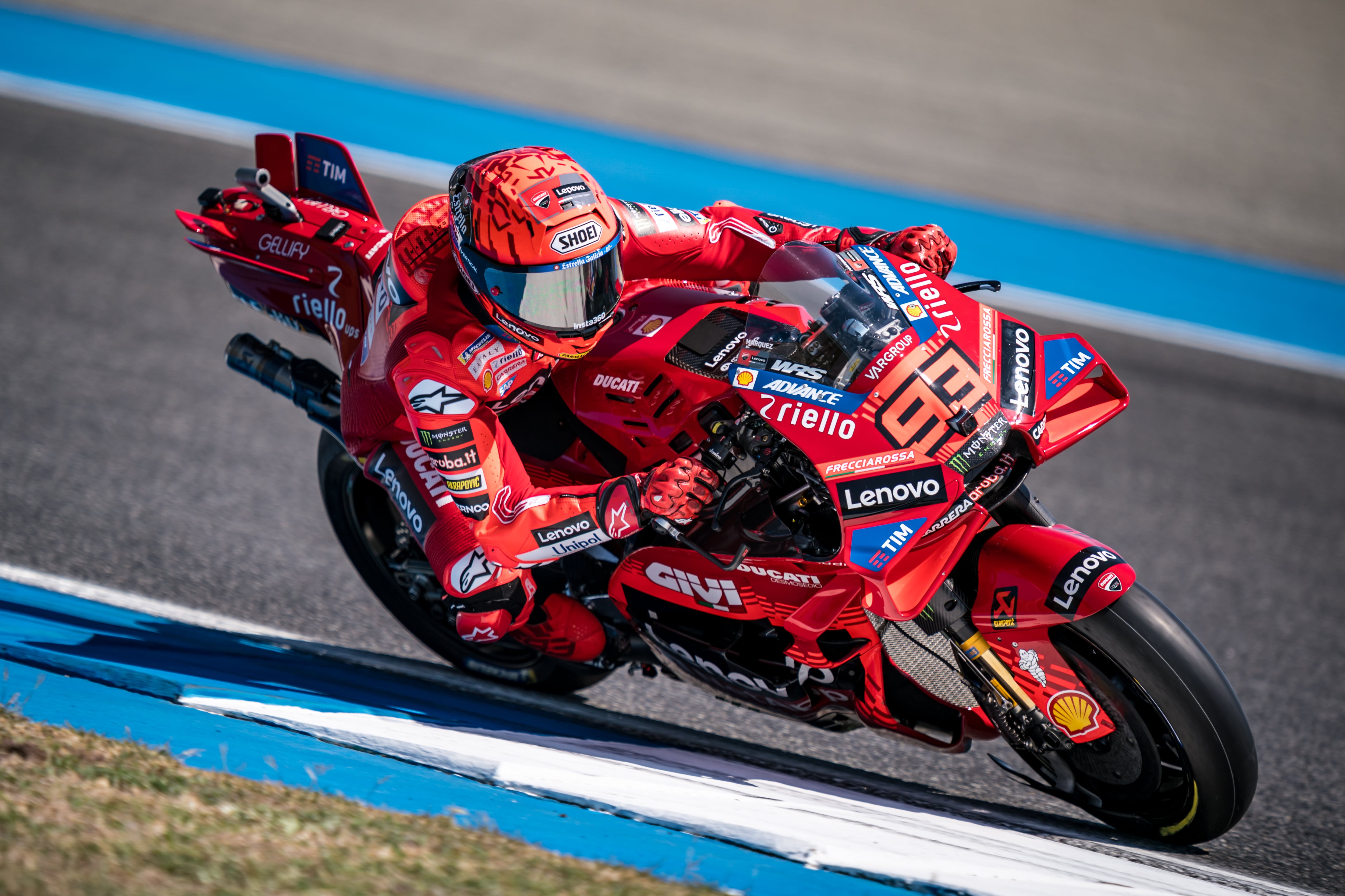 Marc Márquez durante los libres en Tailandia 