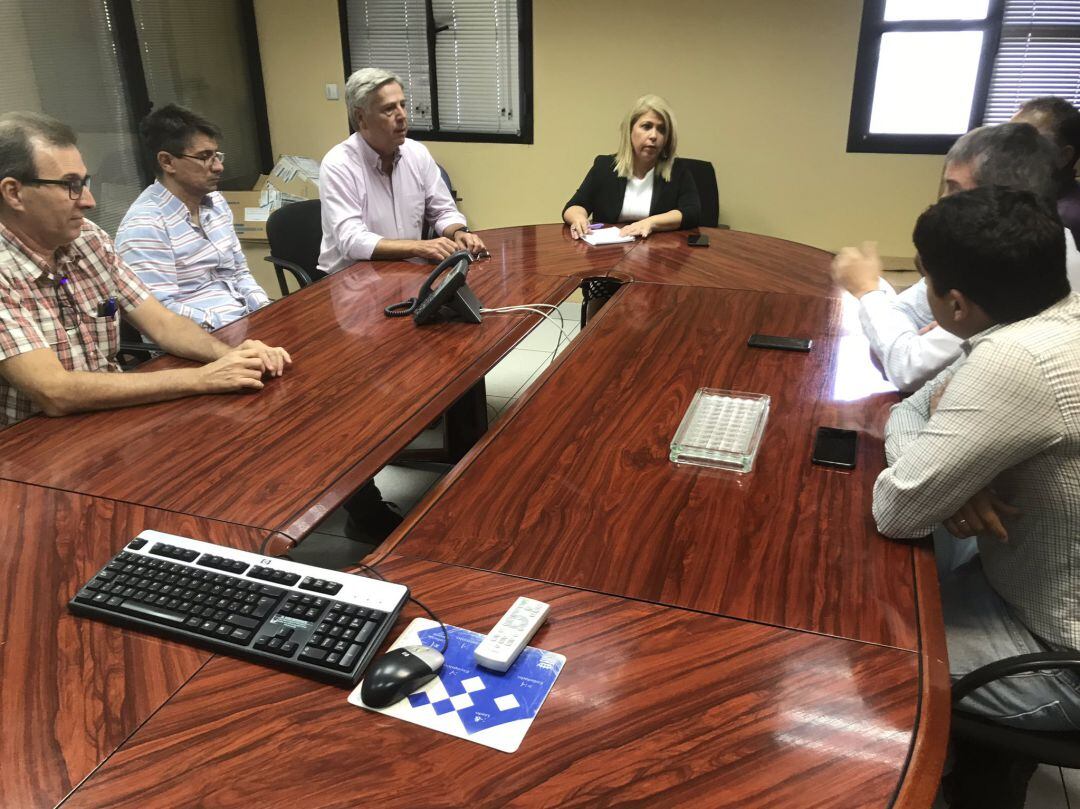 La alcaldesa de Jerez Mamen Sánchez ha protagonizado una reunión con los trabajadores del servicio informático del consistorio