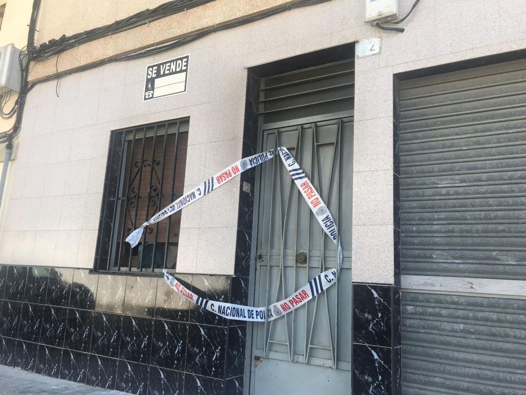 La casa se encuentra precintada tras el incendio