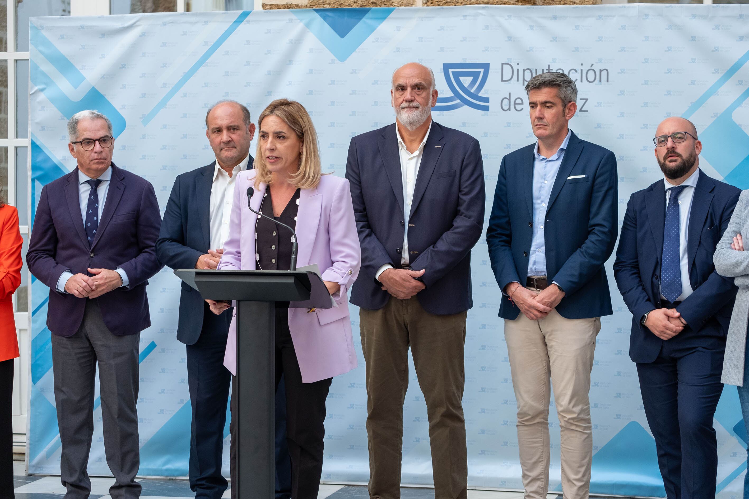 Miembros del gobierno provincial que forman el Partido Popular y La Línea 100x100.