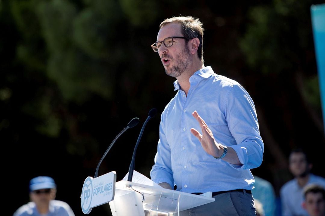 El vicesecretario de Organización del PP, Javier Maroto, interviene durante la clausura el acto del Día del Afiliado del PP de Aragón