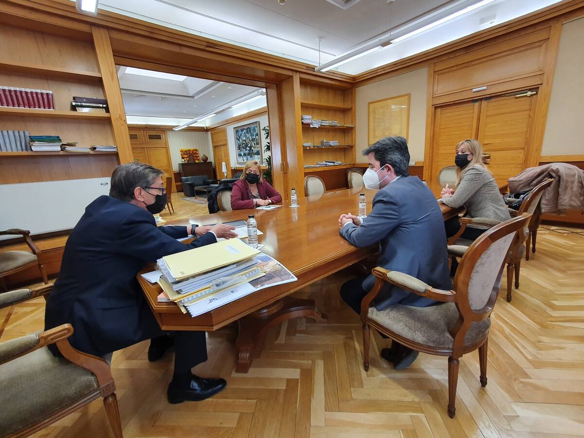 Luis Felipe incide en que Huesca es la ubicación perfecta para la empresa Raven