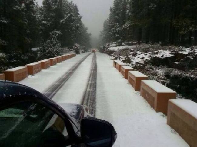 Nieve en los accesos al Teide (Tenerife)