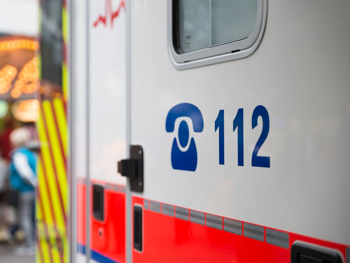 Un turismo colisiona contra una vivienda en la pedanía murciana de Algezares