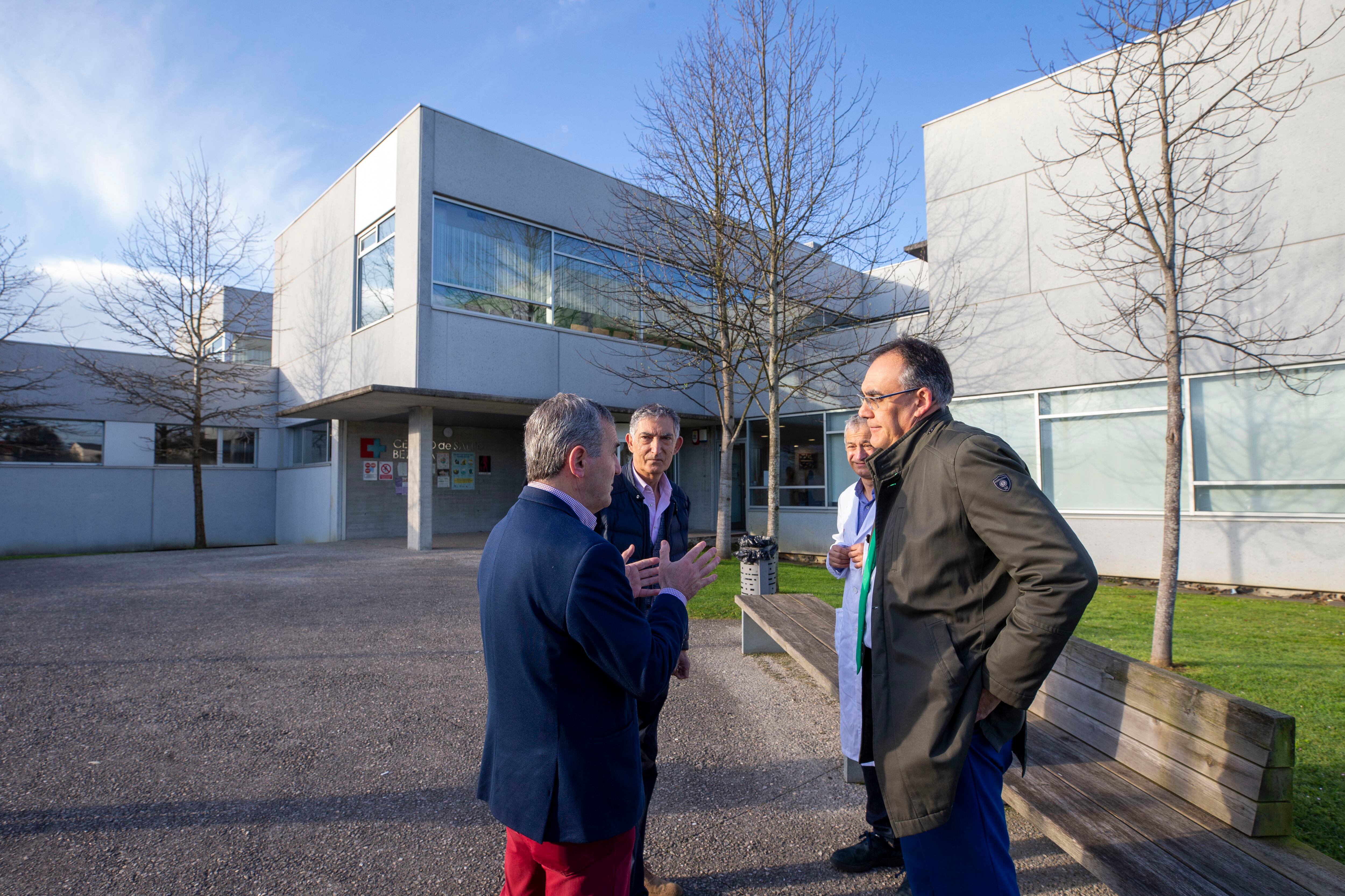 08:30 horas. Centro de salud de Bezana
El consejero de Sanidad, Raúl Pesquera, realiza una visita a este centro sanitario. 21 MARZO 2023 © Miguel De la Parra