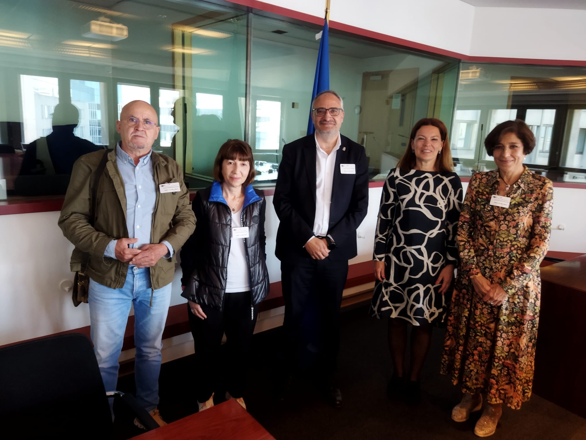 La delegación ponferradina con la directora de Turismo de la Comisión Europea, Valentina Superti