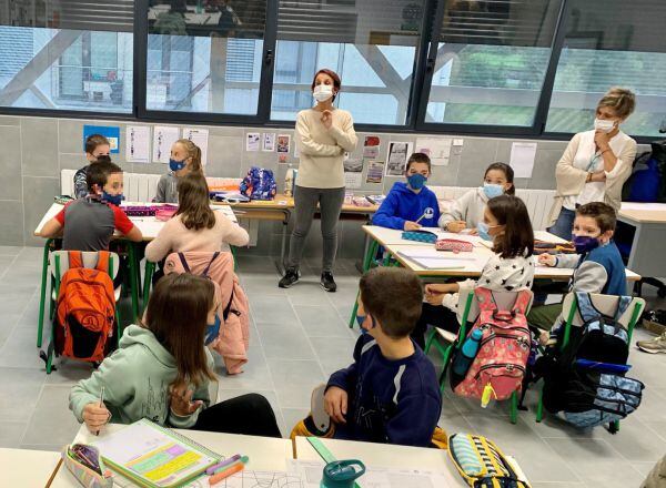 Visita de Bildarratz al colegio público de Antzuola.