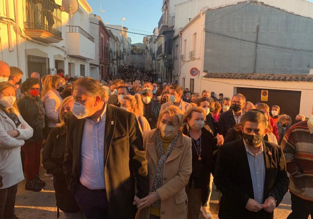 El alcalde de Navas de San Juan, Joaquín Requena, recibió un apoyo sin fisuras del mundo de la política jiennense