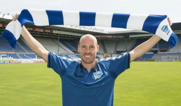 Gaizka Toquero el día de su presentación en Mendizorroza.