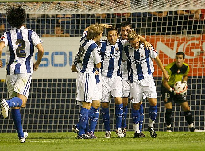 Tamudo celebra un gol con los donostiarras