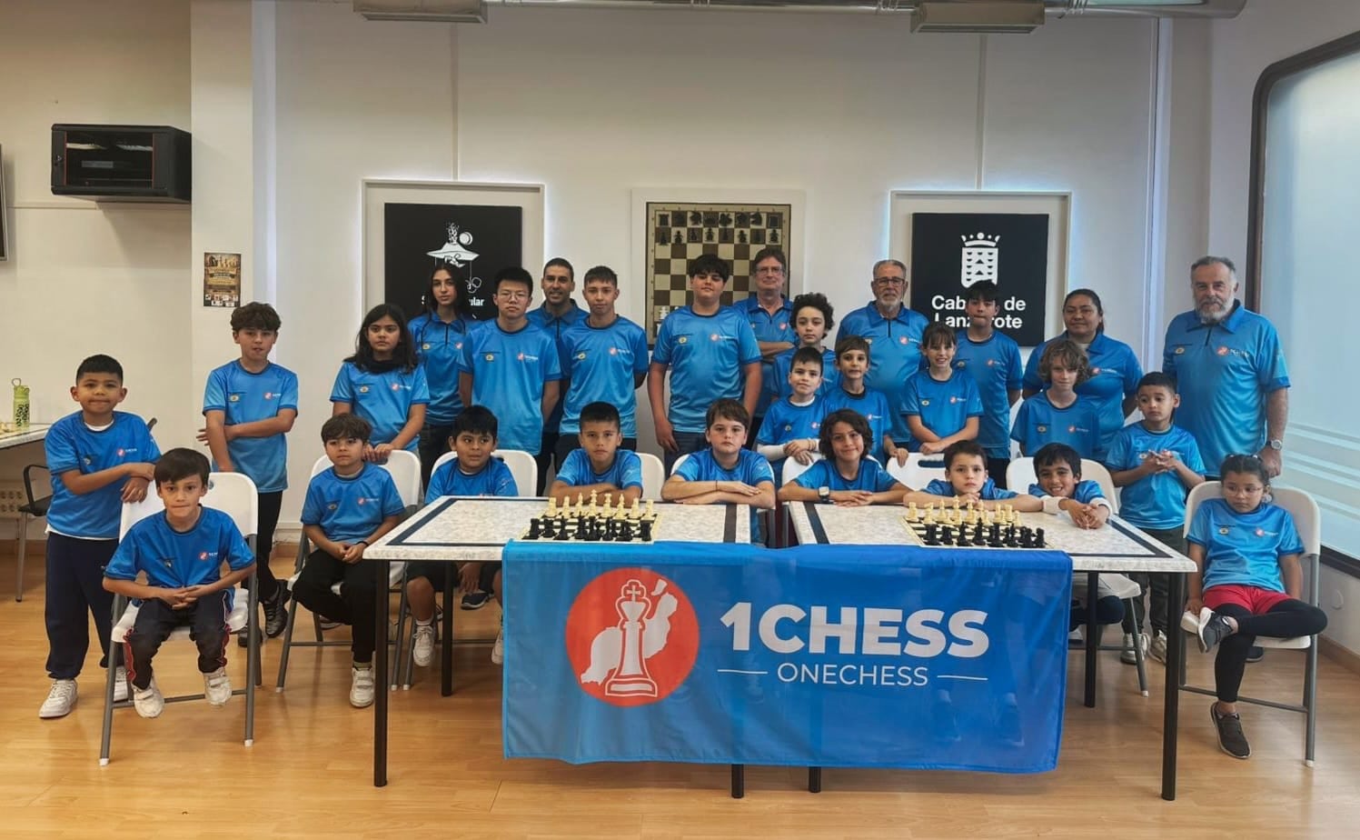 Presentación de la escuela de ajedrez del club OneChess, de la Sociedad Democracia.