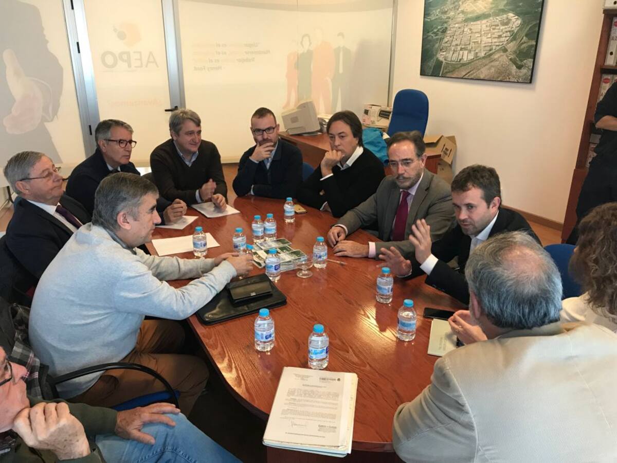 Felipe López afirma que es "una excusa infumable" la que pone el Ayuntamiento para mantener el tranvía parado