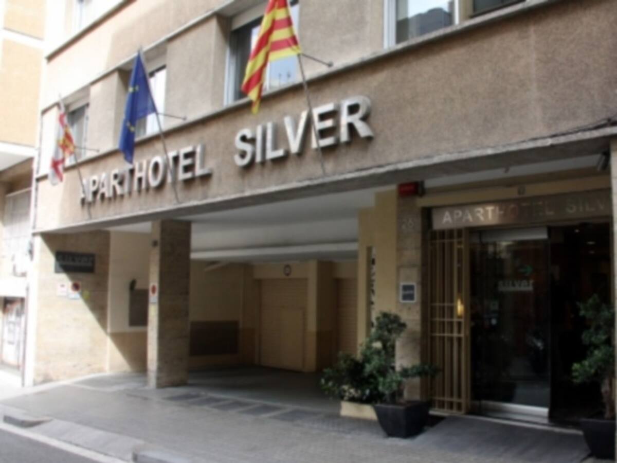 Mor un treballador d'un aparthotel de Gràcia després d'intentar evitar un robatori