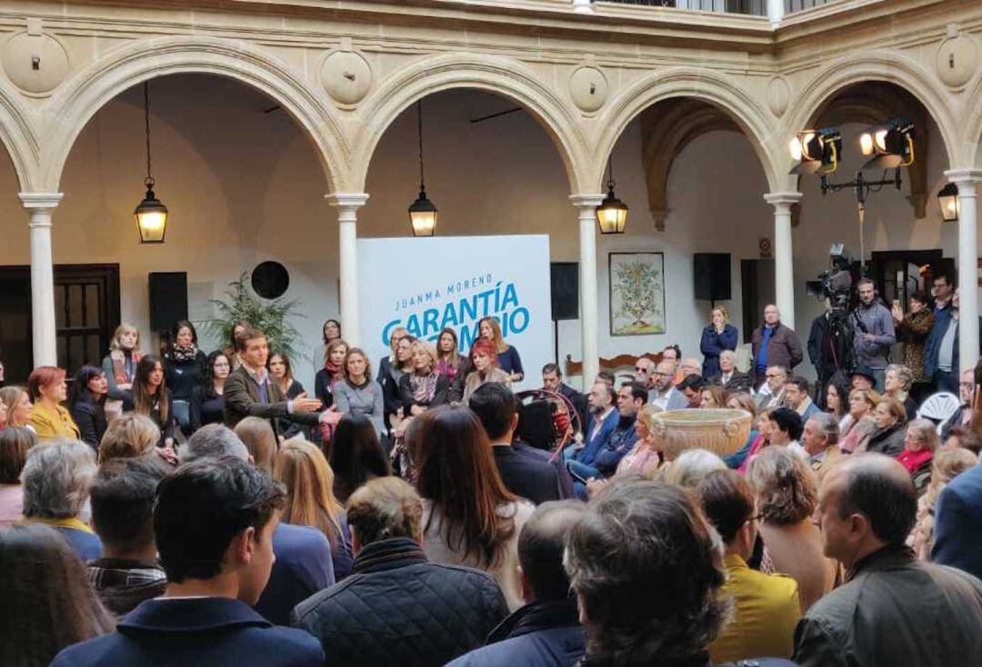 El líder del PP, Pablo Casado, en un encuentro con mujeres en el Parador de Úbeda