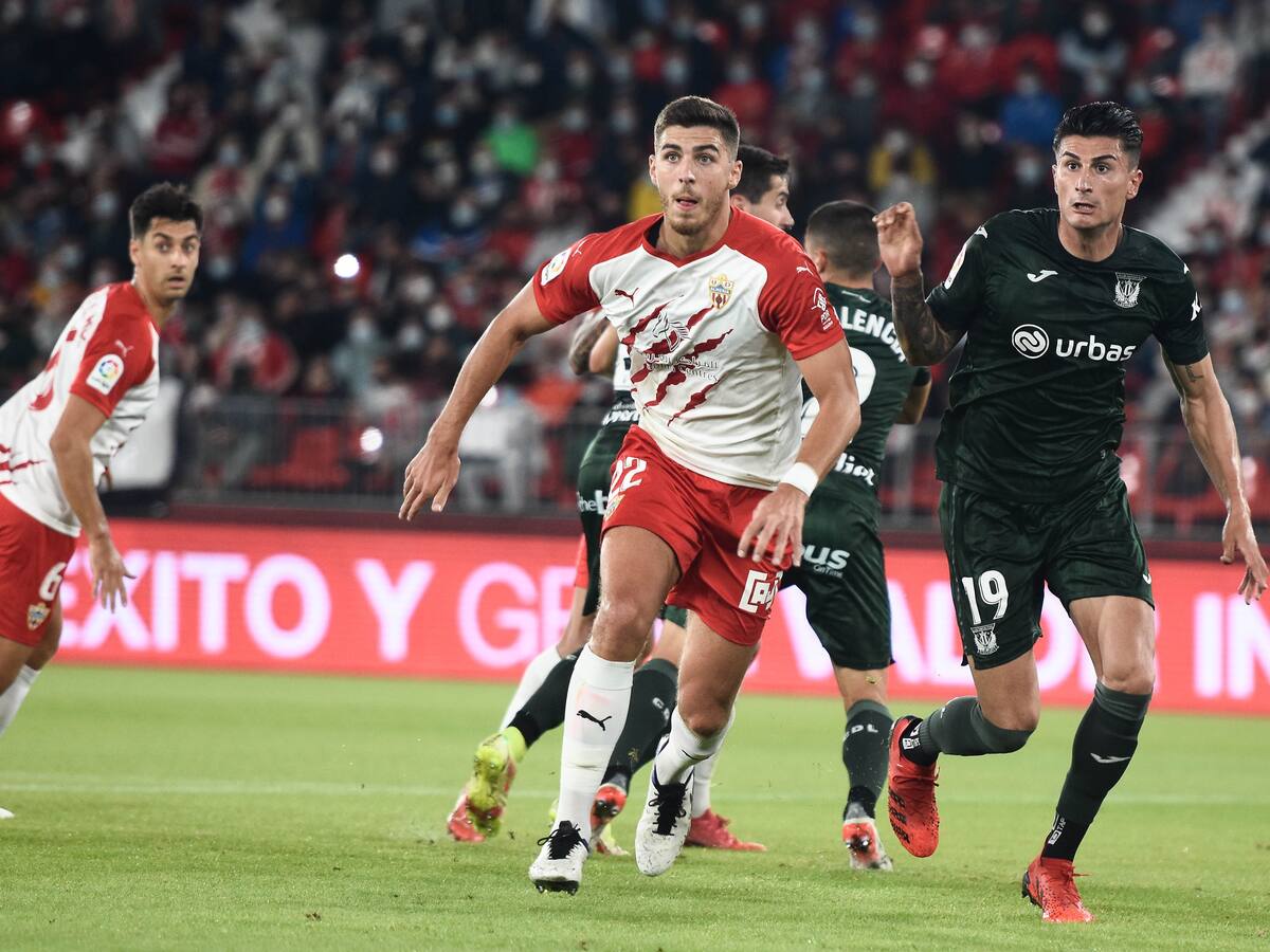 Alerta amarilla en la defensa del Almería