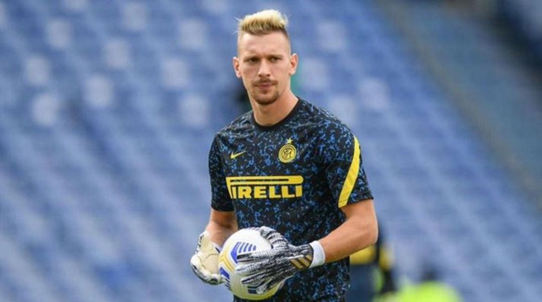 Ionut Radu en un calentamiento con el Inter de Milán