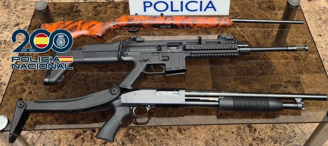 Parte de las armas intervenidas en el operativo de la Policía Nacional
