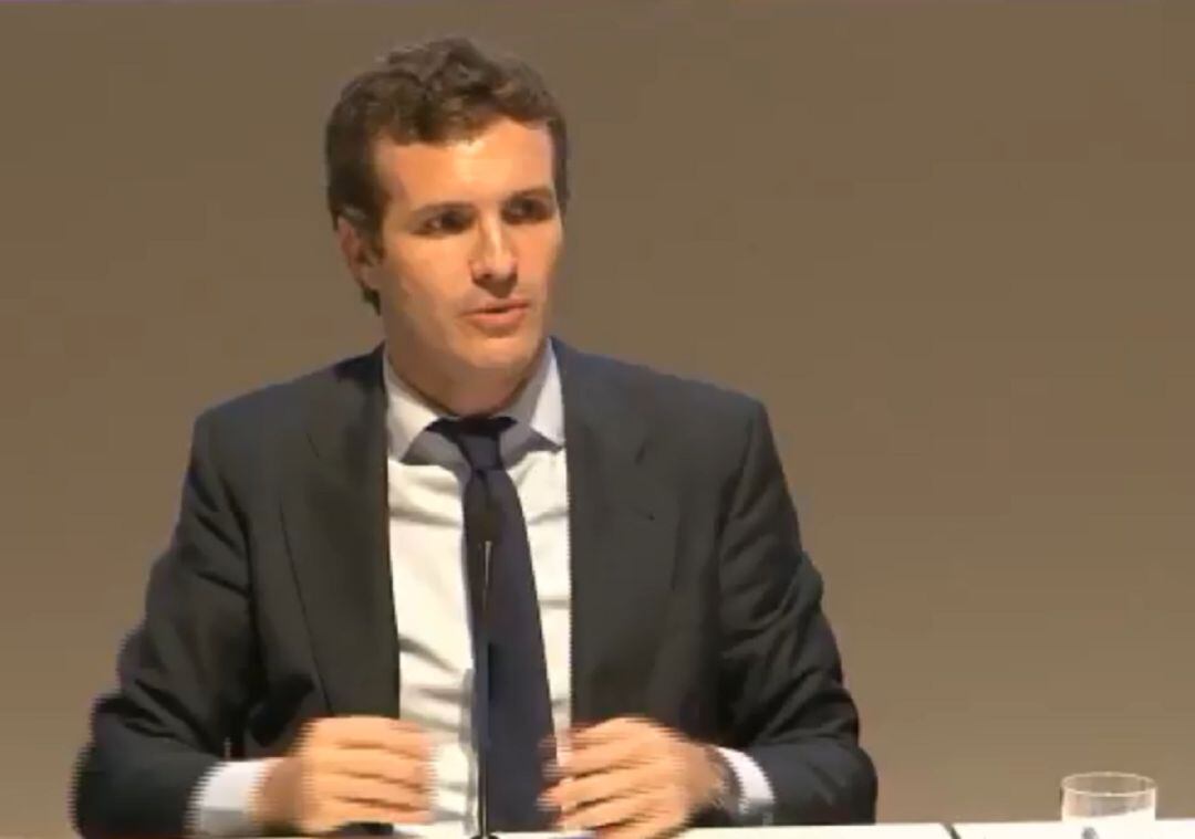 Pablo Casado, durante su intervención en la &#039;Escuela de Otoño&#039; de la UCAV