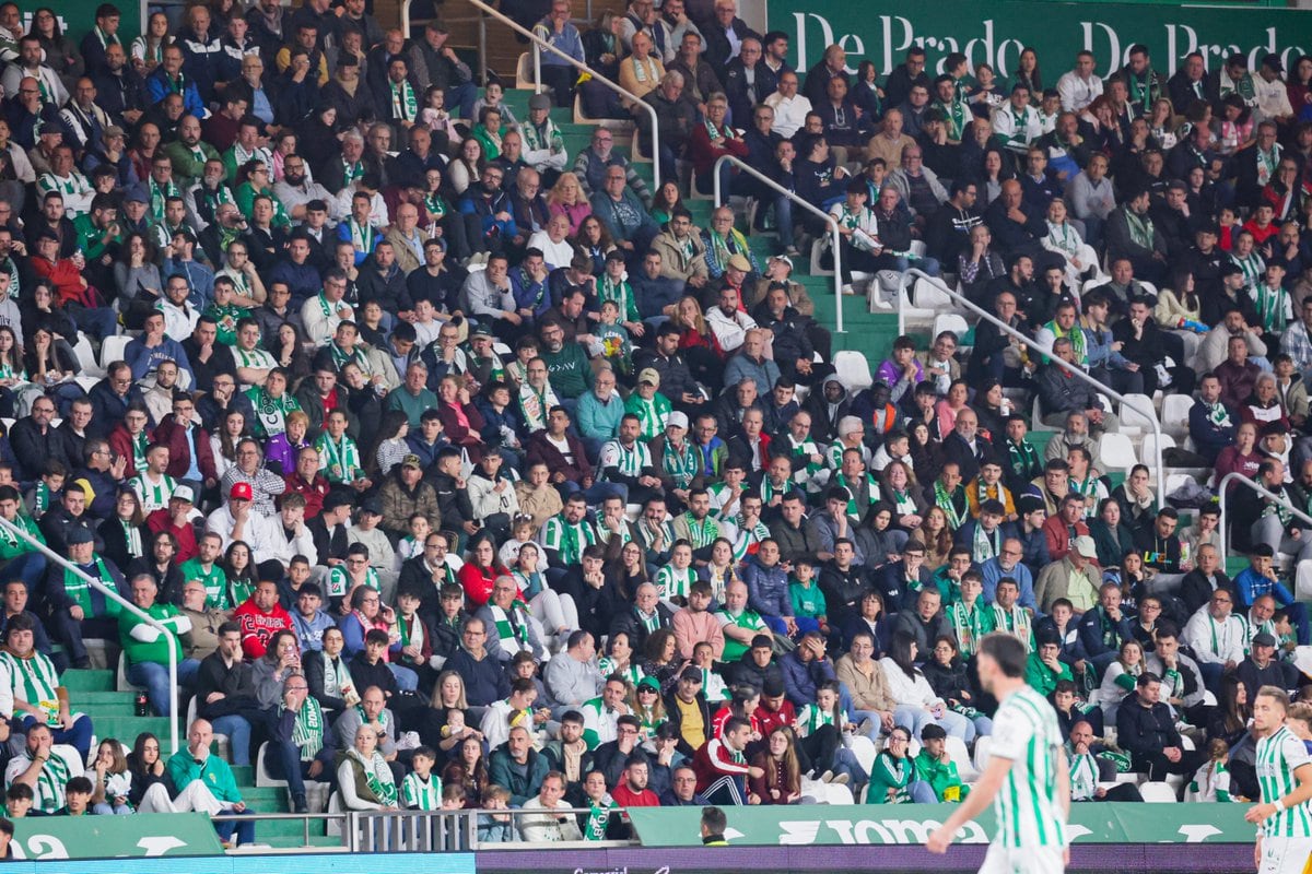 La grada del Arcángel en el partido ante el Andorra (Prensa CCF)