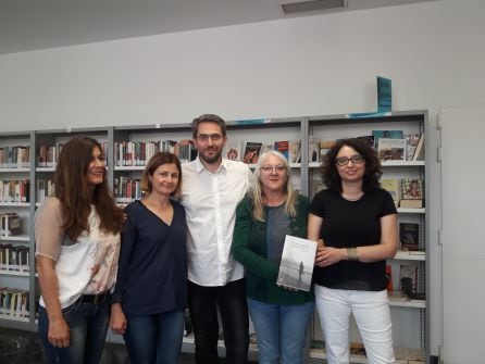 Visita del escritor Màxim Huerta a la biblioteca municipal Eduard Escalante