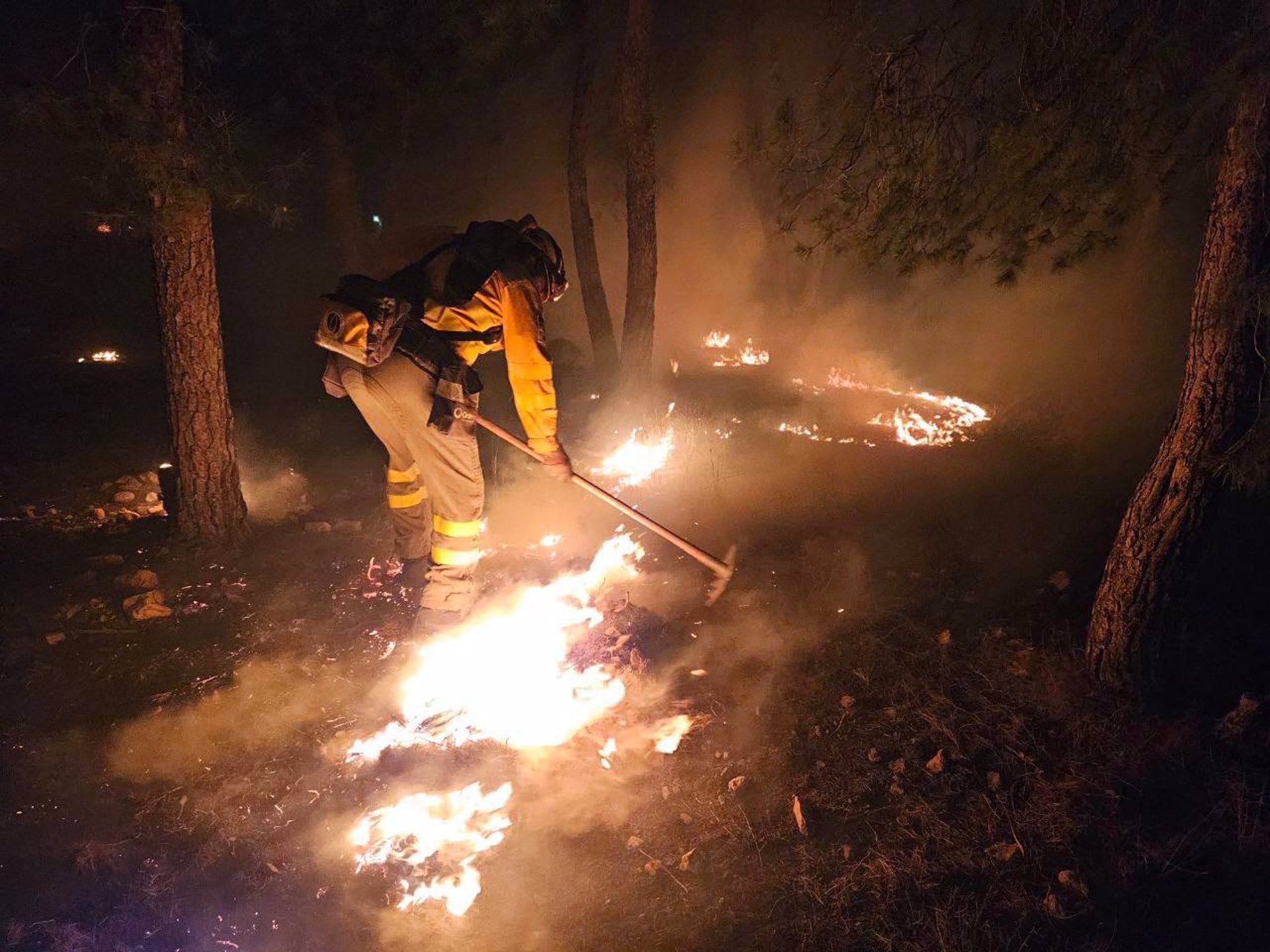 Imagen de las labores de extinción del incendio en Cieza