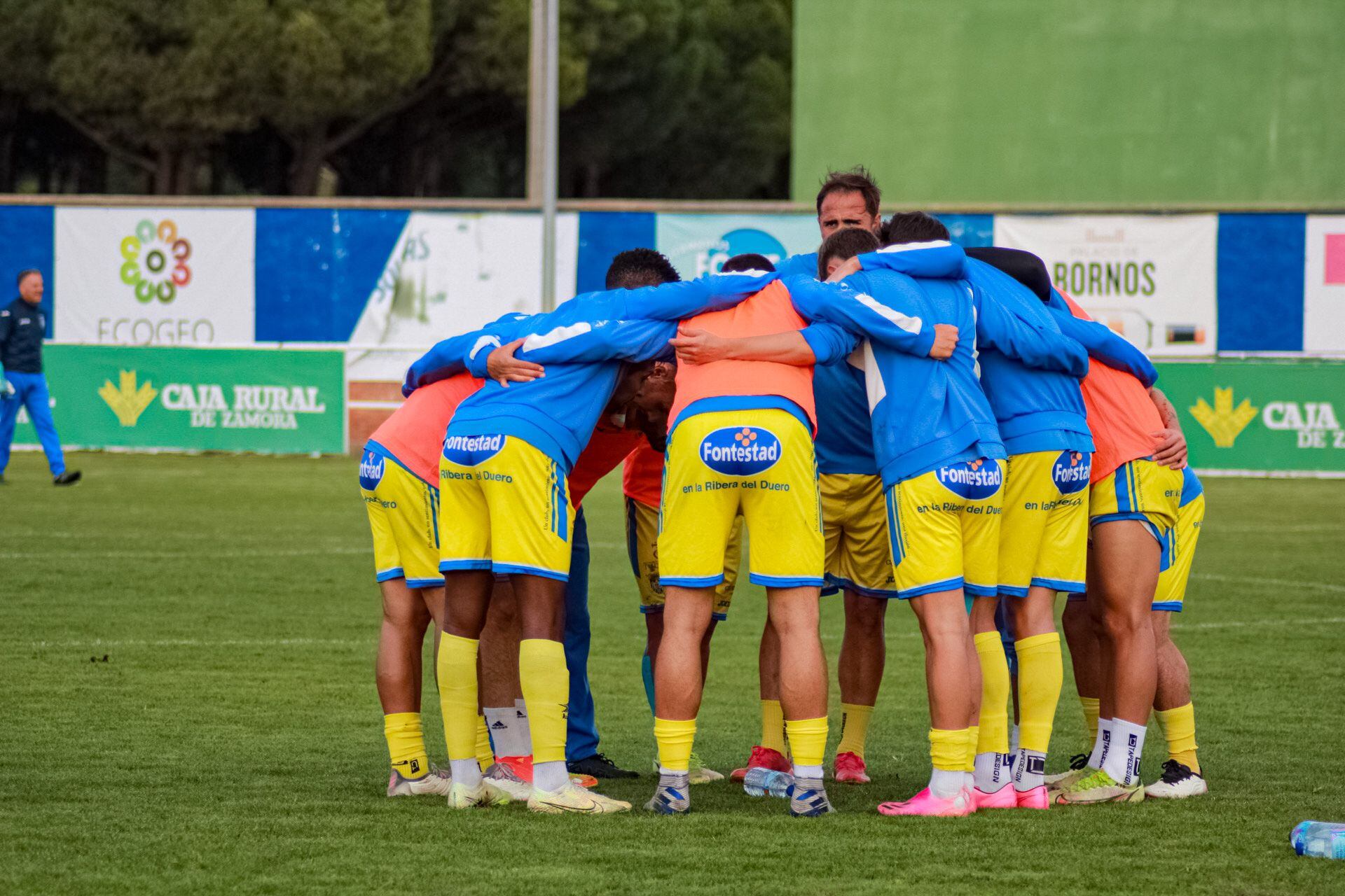 Los blanquiazules -de amarillo en Tordesillas- conjurados para lograr el triunfo