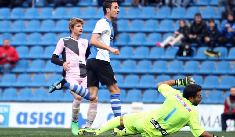 David Mainz anotando un gol