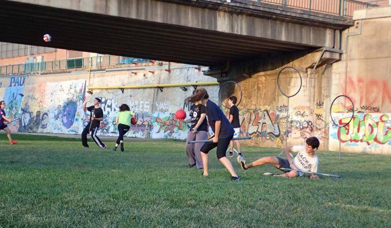 Entrenament dels Nightmare Grims a la vora del riu Francolí a Tarragona.