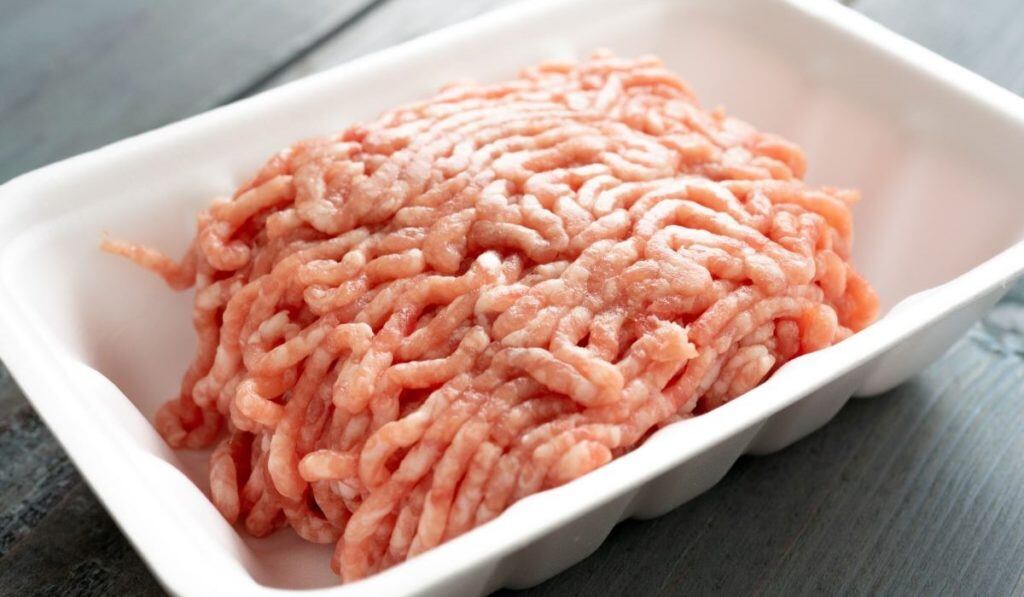 Posible presencia de fragmentos de plástico en dos preparados de carne picada de la marca Cárnicas