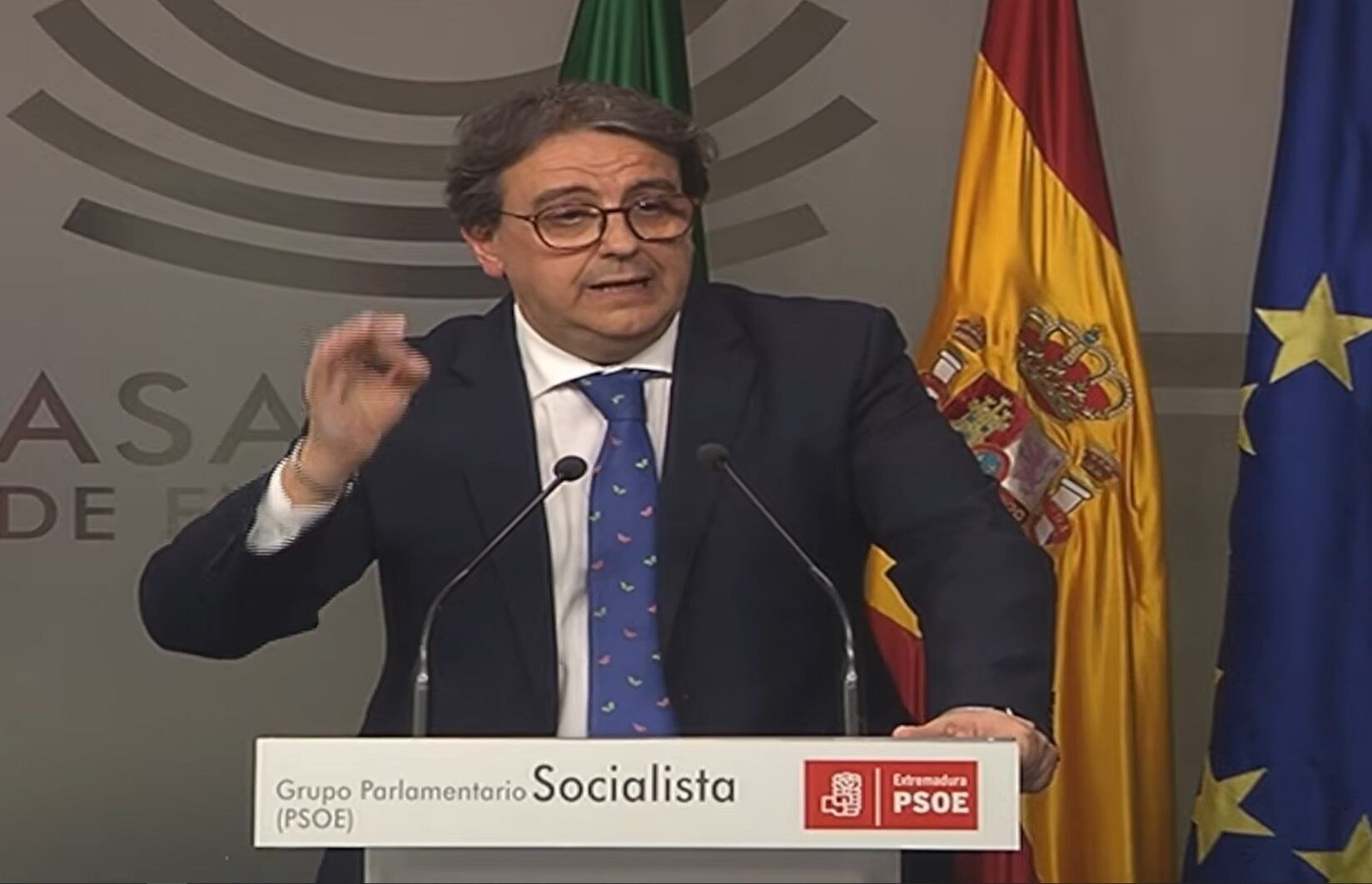 El portavoz del grupo parlamentario socialista en la Asamblea de Extremadura, José María Vergeles, en respuesta al discurso de investidura de María Guardiola