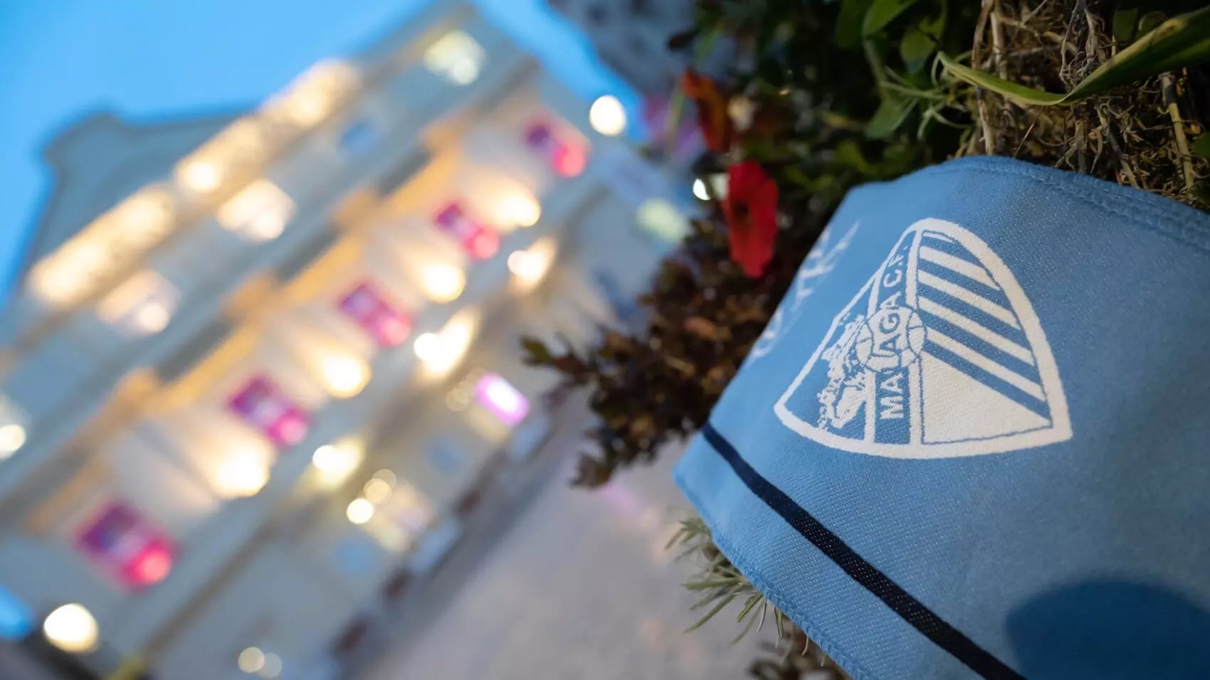 El Málaga CF y la Fundación Ciudadana del Carnaval de Málaga lanzan el concurso #CarnavalMLGBlanquiazul