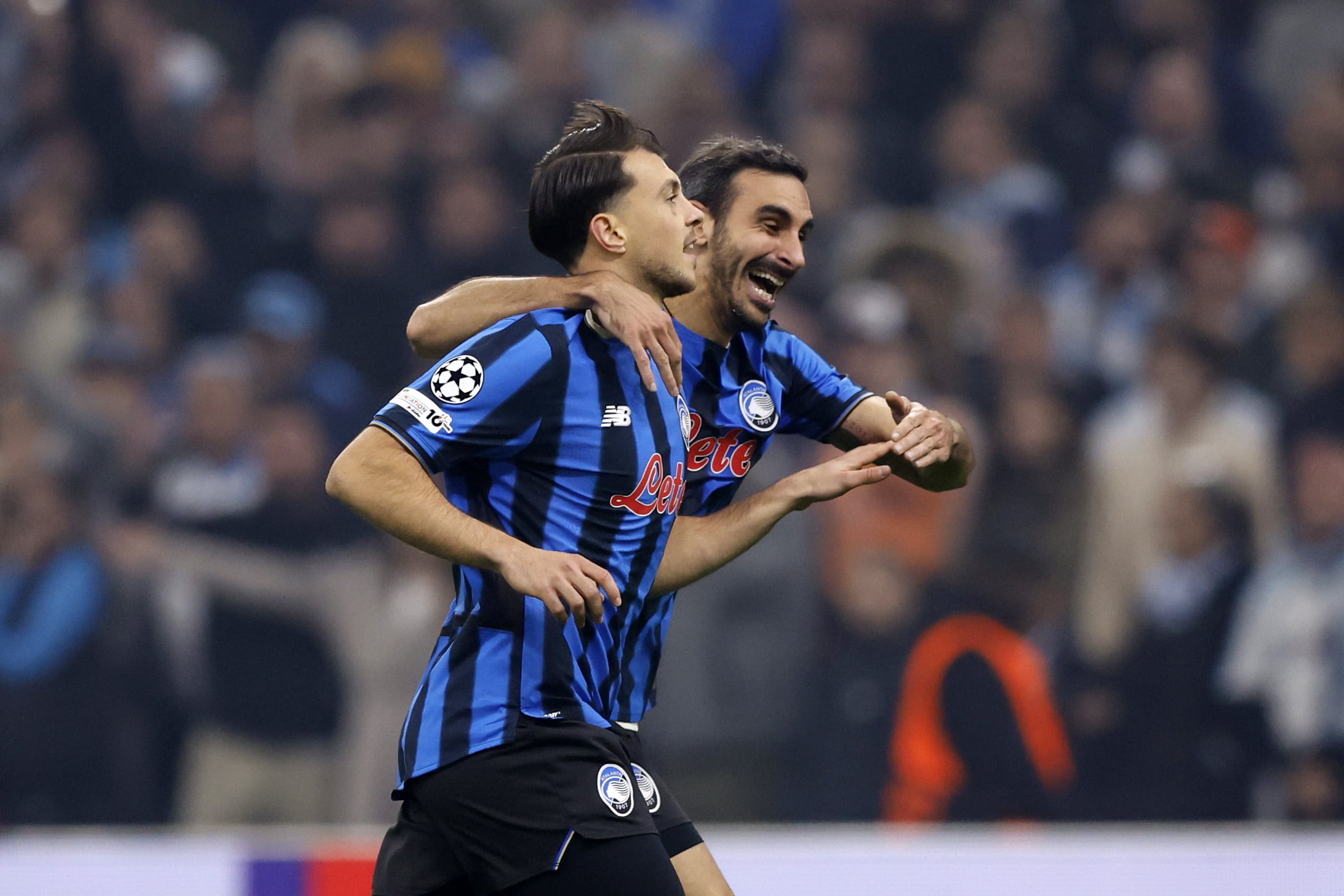 Samardzic celebrando su gol contra el Marsella en Champions League