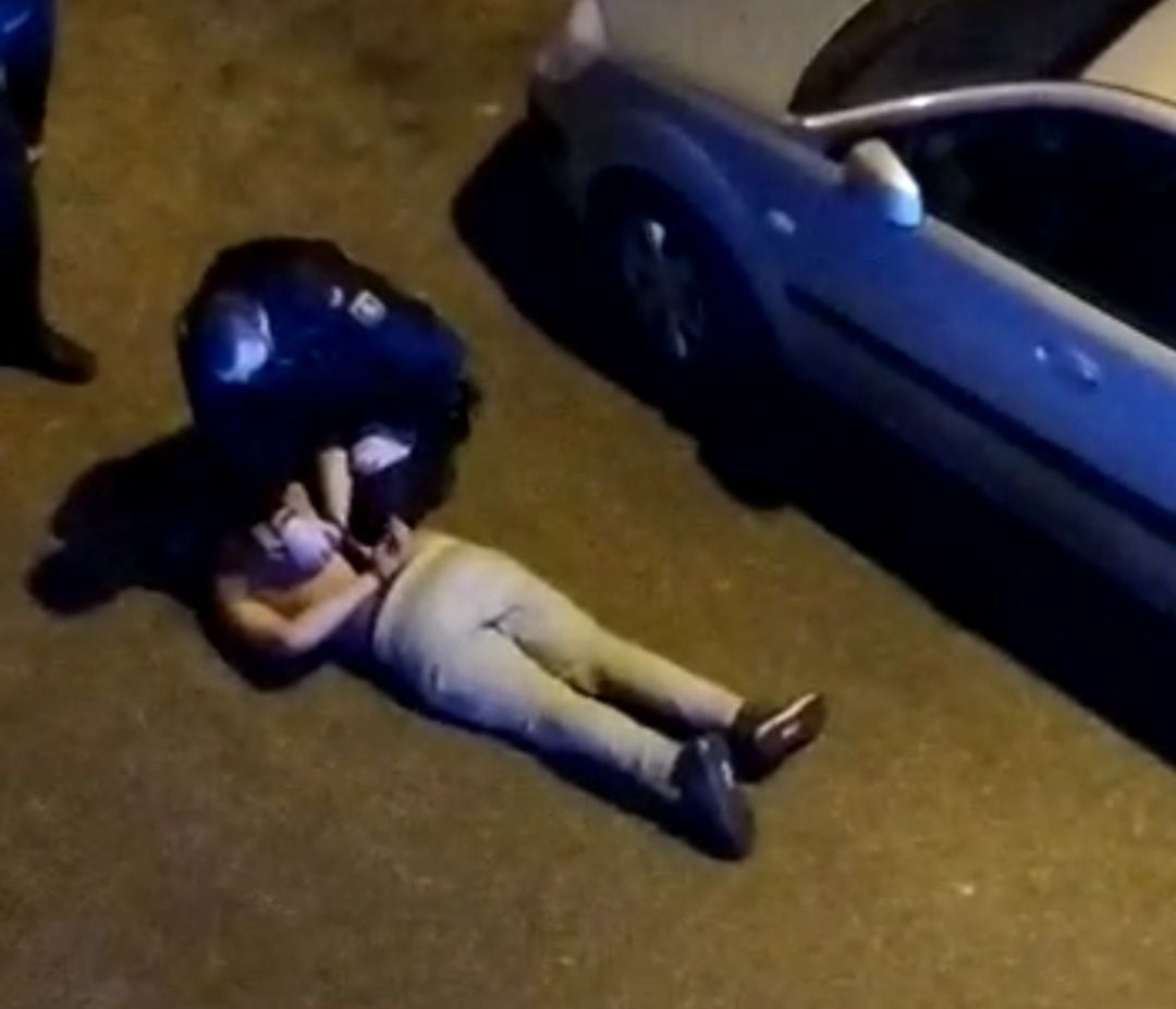 Un hombre armado con un cuchillo hiere a una mujer y a su perro en Palencia