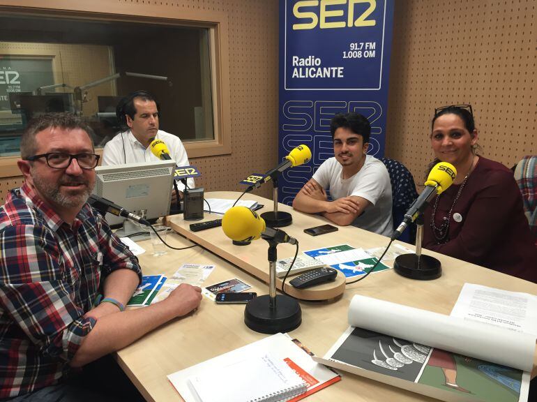 Alejandro, Mercedes Santiago y Antón Fernández de la Fundación Secretariado Gitano en Alicante