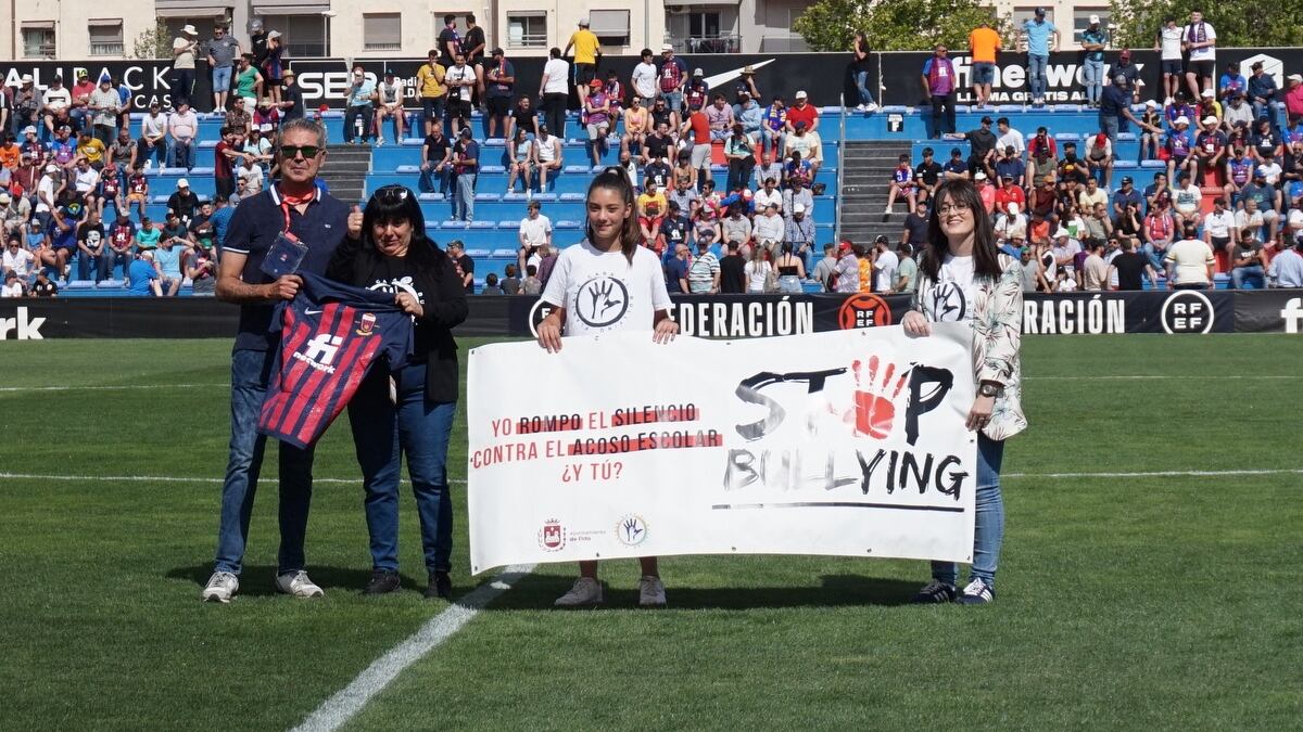 El Eldense se solidariza con la lucha contra el acoso escolar