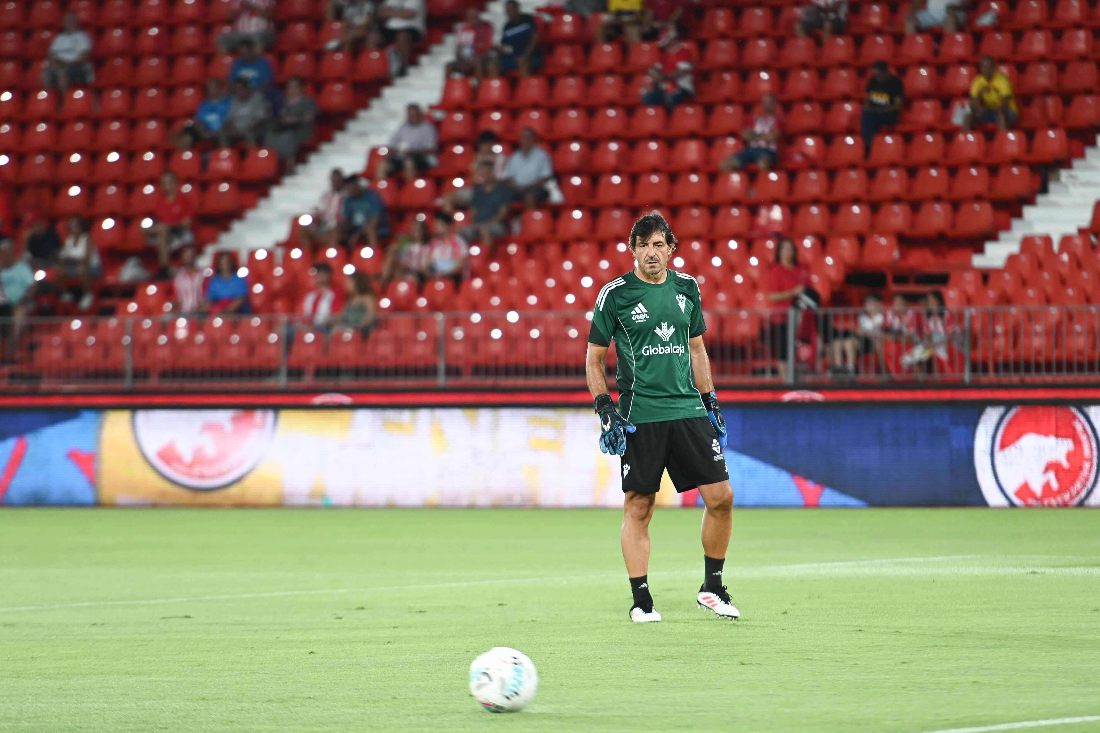 Carlos Cano sigue siendo portero por años que pasen.