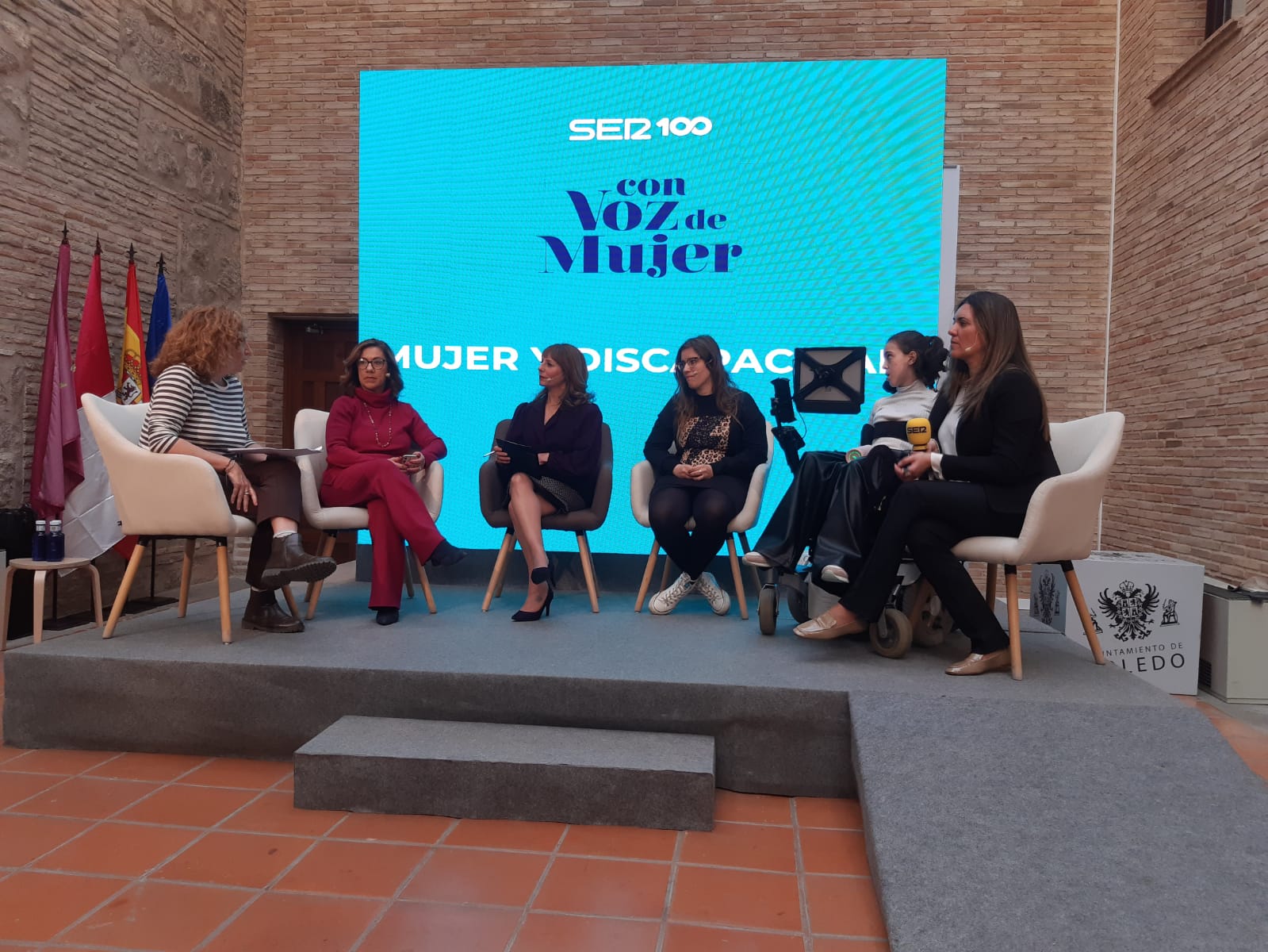 Nueva edición del foro &#039;Con voz de Mujer&#039;, durante la mañana de este miércoles en el Patio del Ayuntamiento de Toledo